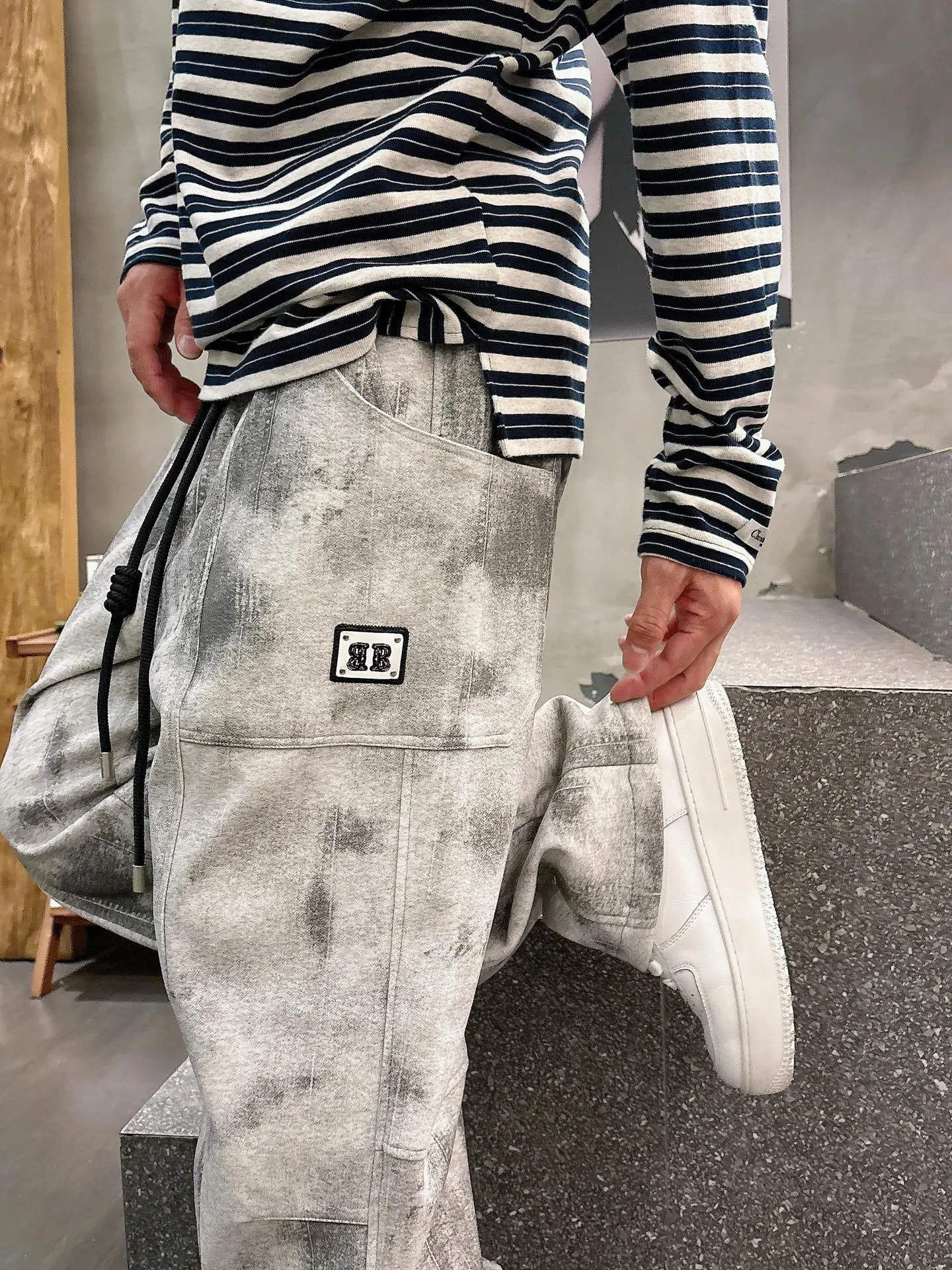 Balenciaga 🆕2026 Autumn and Winter New Arrival Casual Pants! The official website will be released simultaneously. Brand Classic LOGO casual pants, customized fabrics, excellent comfort and strong touch. Highly recognisable, perfect appearance and craftsmanship. Size:M-3XL